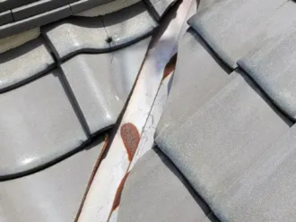 屋根の取り合い部（谷樋）